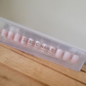 Static Nails Reusable Pop-On Manicures